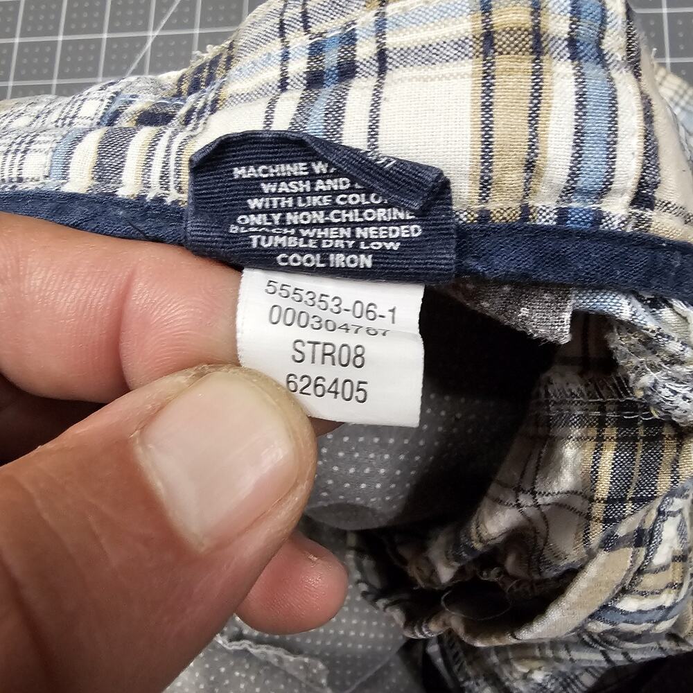 Vintage Old Navy Madras Patchwork Shorts Men's 38x10 Plaid Preppy Loose Relaxed - Picture 5 of 14